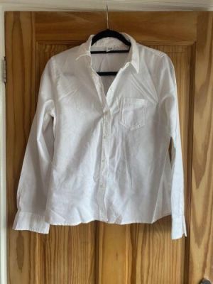 Ladies Gap Shirt size small